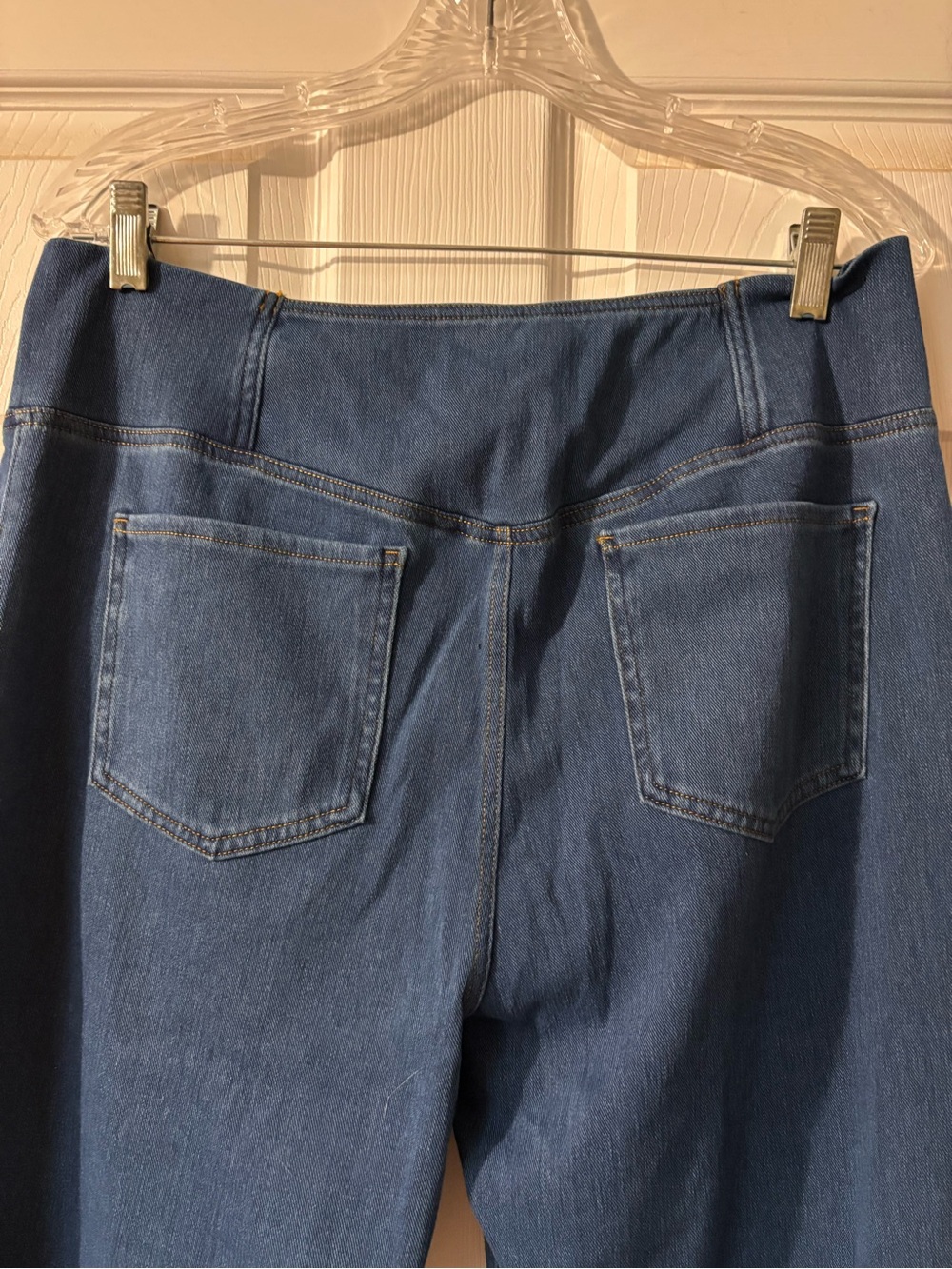 HALARA Navy High-Waist Flare Leggings with Fabric Science Tags - Picture 4 of 5